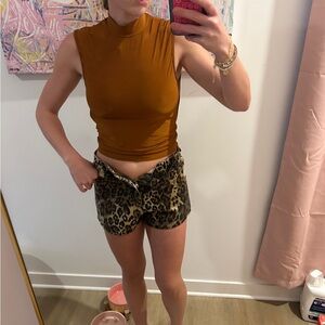 Backless going out top